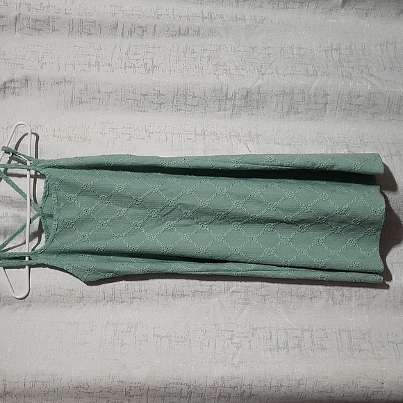 Dresses & Skirts - Green Sleeveless Dress